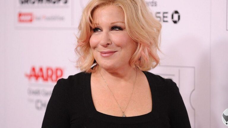 Bette Midler wil hê dat Viagra verbied word nadat Roe v Wade omgeslaan het