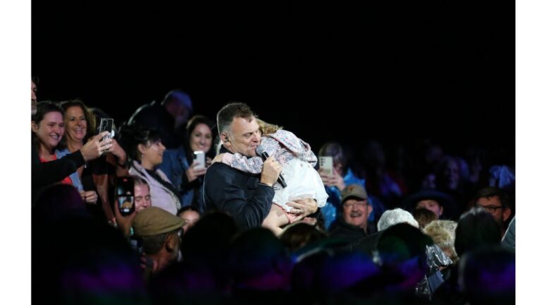 Steve Hofmeyr doen Neil Diamond