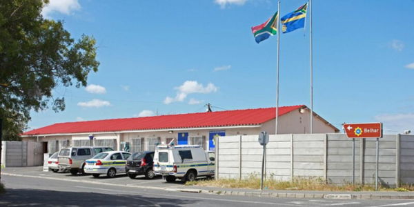 Kaapstad-polisiebeampte in hegtenis geneem op aanklag van korrupsie