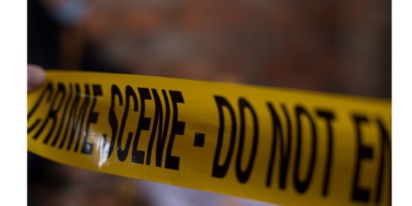 Bejaarde vroue dood op bed ontdek