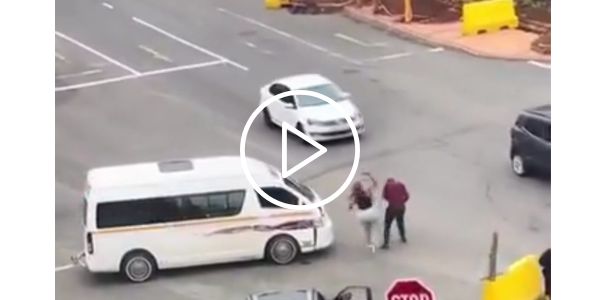 Vrou skop en slaan taxibestuurder na ongeluk