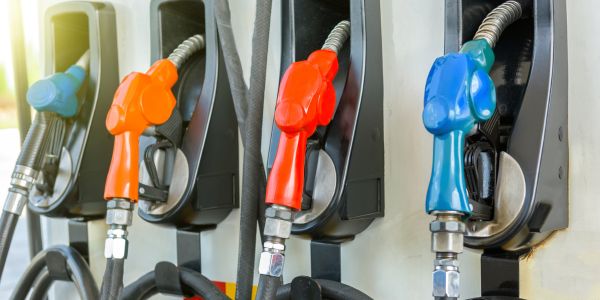 Petrolprys styg dalk in Februarie