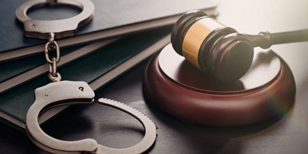 Man gevonnis tot lewenslange tronkstraf  vir verkragting en roof