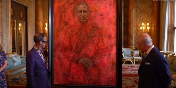Koning Charles se eerste amptelike portret onthul