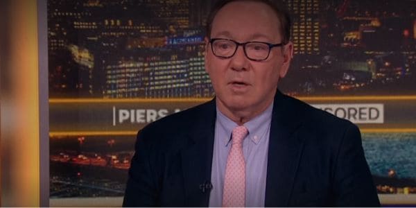 Kevin Spacey erken hy was ‘te vatterig’ in die verlede