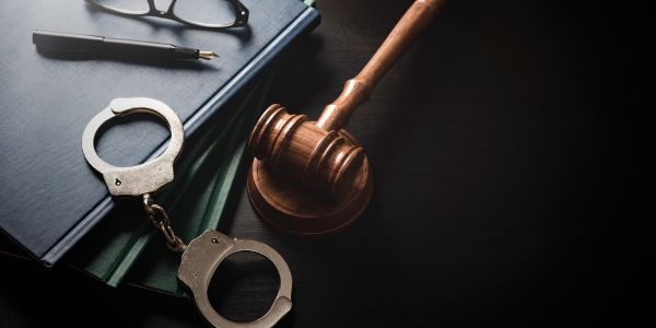 Verdagte in hegtenis vir aanhitsing tot openbare geweld