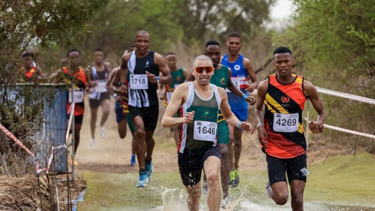 Voorlopers in die mans se 10 km-wedloop by die SA landloopkampioenskappe