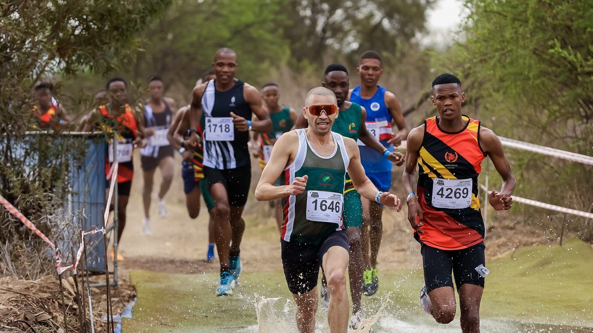 Voorlopers in die mans se 10 km-wedloop by die SA landloopkampioenskappe