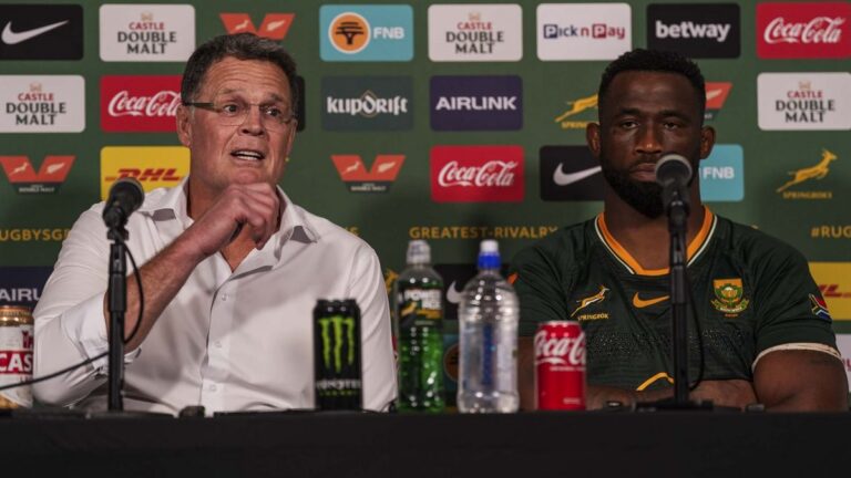 Rassie Erasmus tydens die Springbok-perskonferensie in Baltimore