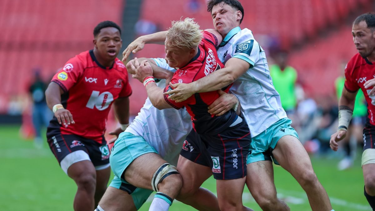 JC Pretorius op die aanval teen die Ospreys.